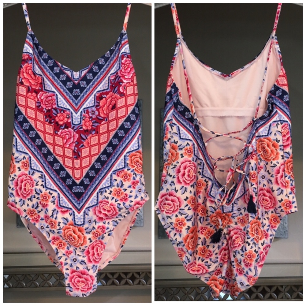 🍃Boho Floral One-piece Swimsuit Sz L